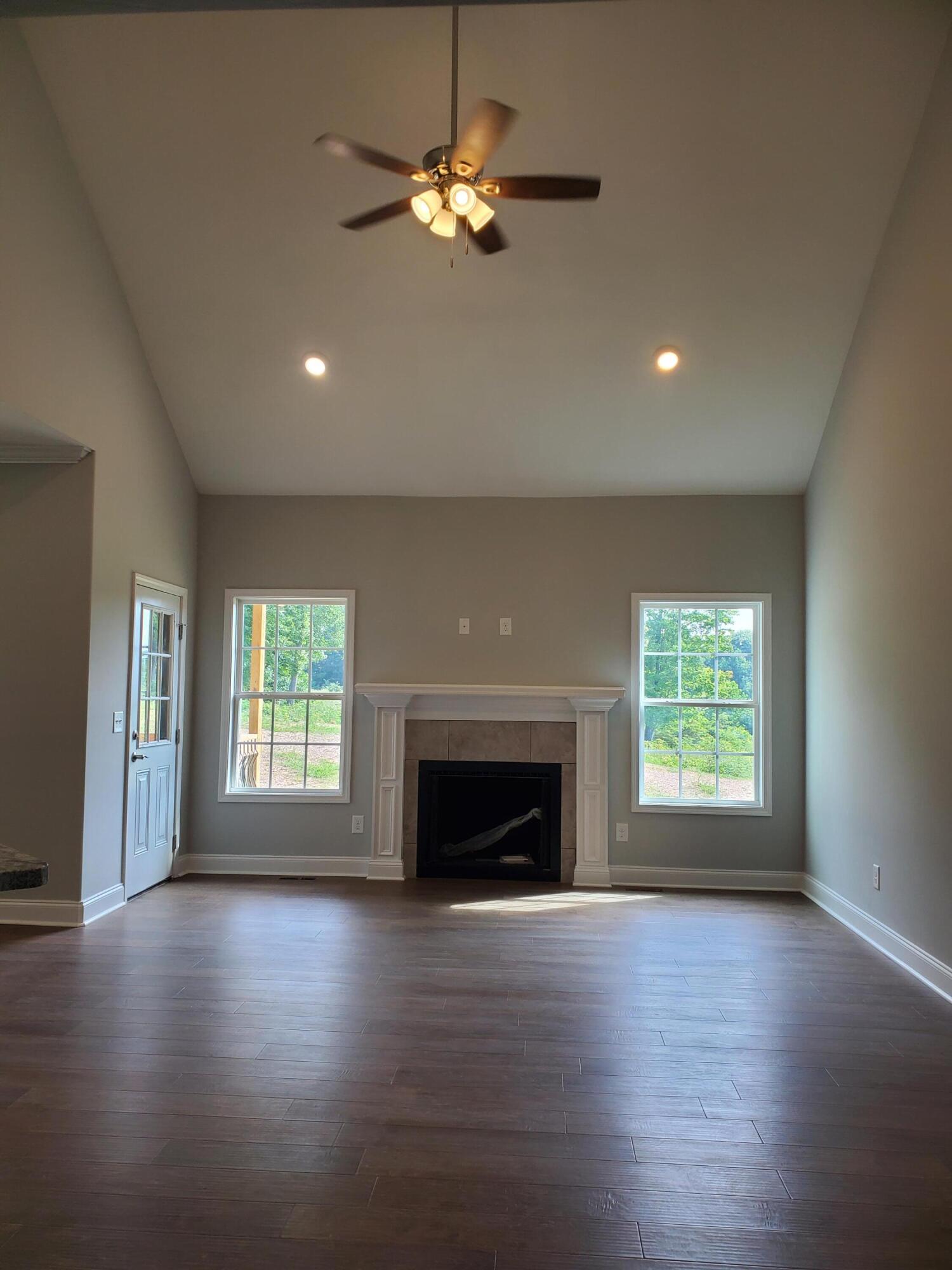 720 Pasture Ridge Road Piney Flats, TN 37686 - Photo 7 of 26 Living room