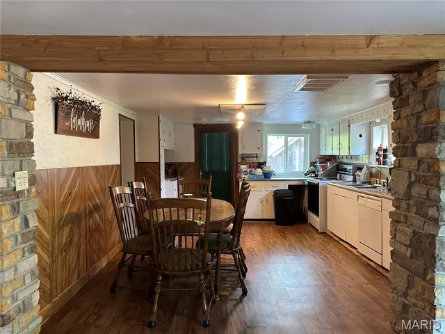 $450,000 | 18759 Maries Road 308, Belle, MO 65013