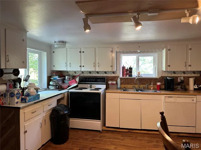 $450,000 | 18759 Maries Road 308, Belle, MO 65013