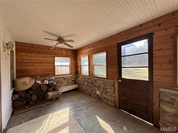 $409,000 | 18759 Maries Road 308, Belle, MO 65013