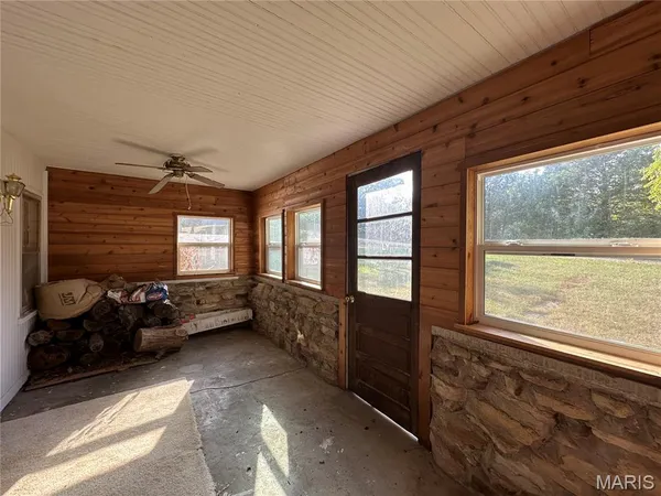 $409,000 | 18759 Maries Road 308, Belle, MO 65013