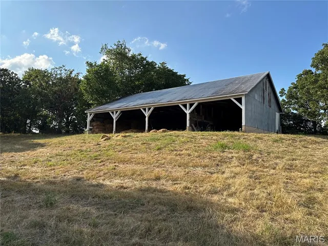 $450,000 | 18759 Maries Road 308, Belle, MO 65013