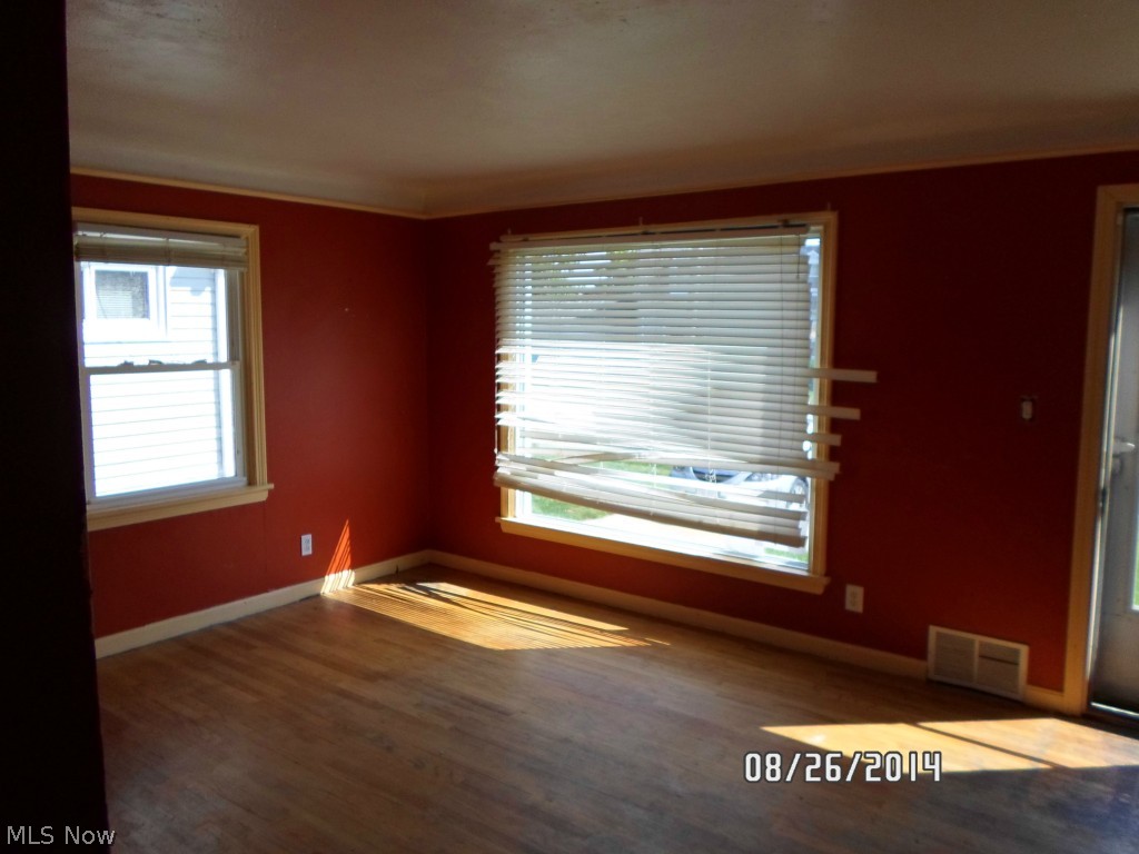 30005 Regent Road Wickliffe, OH 44092 - Photo 3 of 12 Gallery Image 3