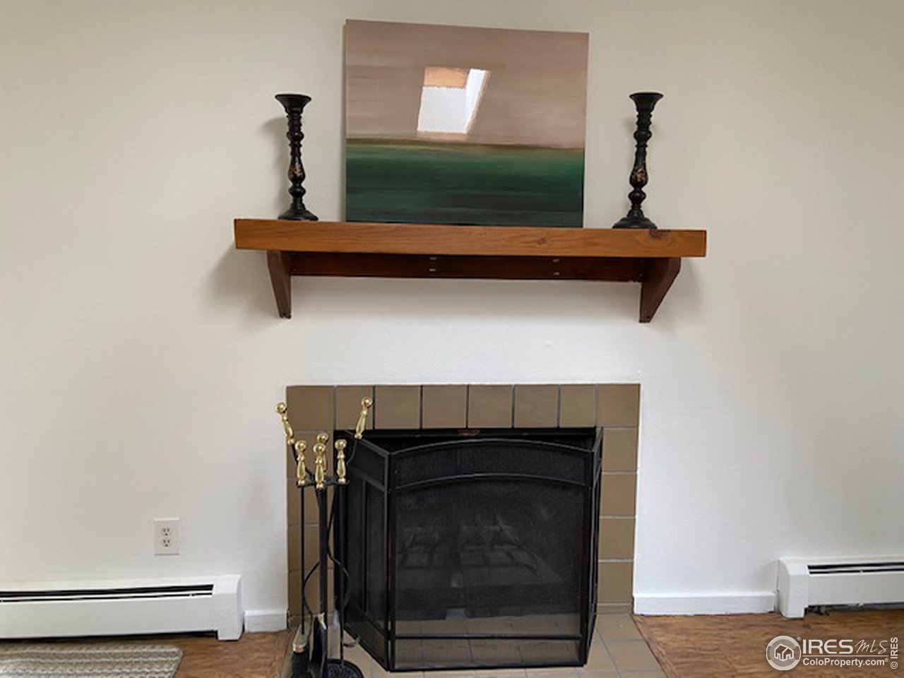 8060 Niwot Road, Unit 12E Niwot, CO 80503 - Photo 5 of 36 a close view of a fireplace in a room