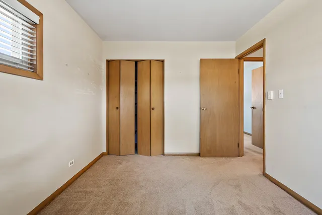 $420,000 | 913 Ingram Place, Des Plaines, IL 60016