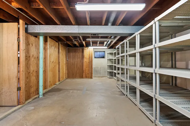 $420,000 | 913 Ingram Place, Des Plaines, IL 60016