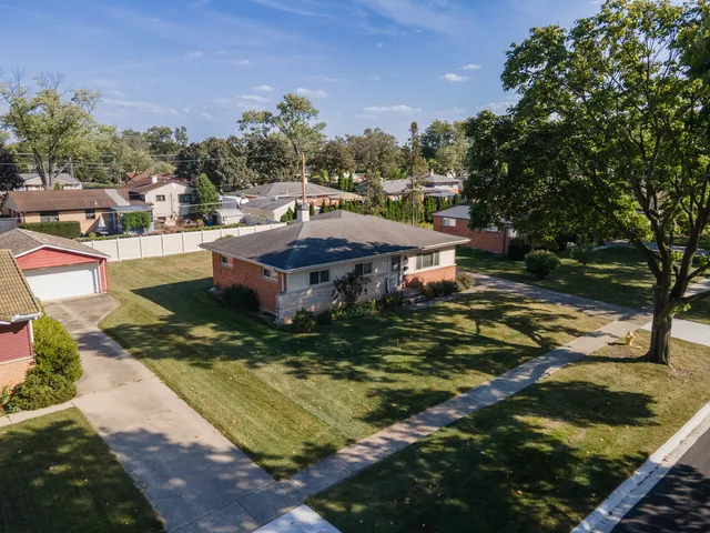 $420,000 | 913 Ingram Place, Des Plaines, IL 60016