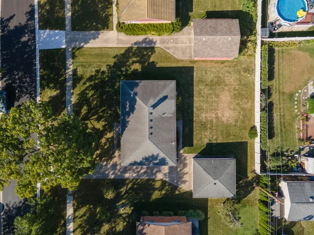 $420,000 | 913 Ingram Place, Des Plaines, IL 60016