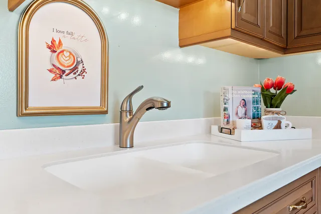 $420,000 | 913 Ingram Place, Des Plaines, IL 60016