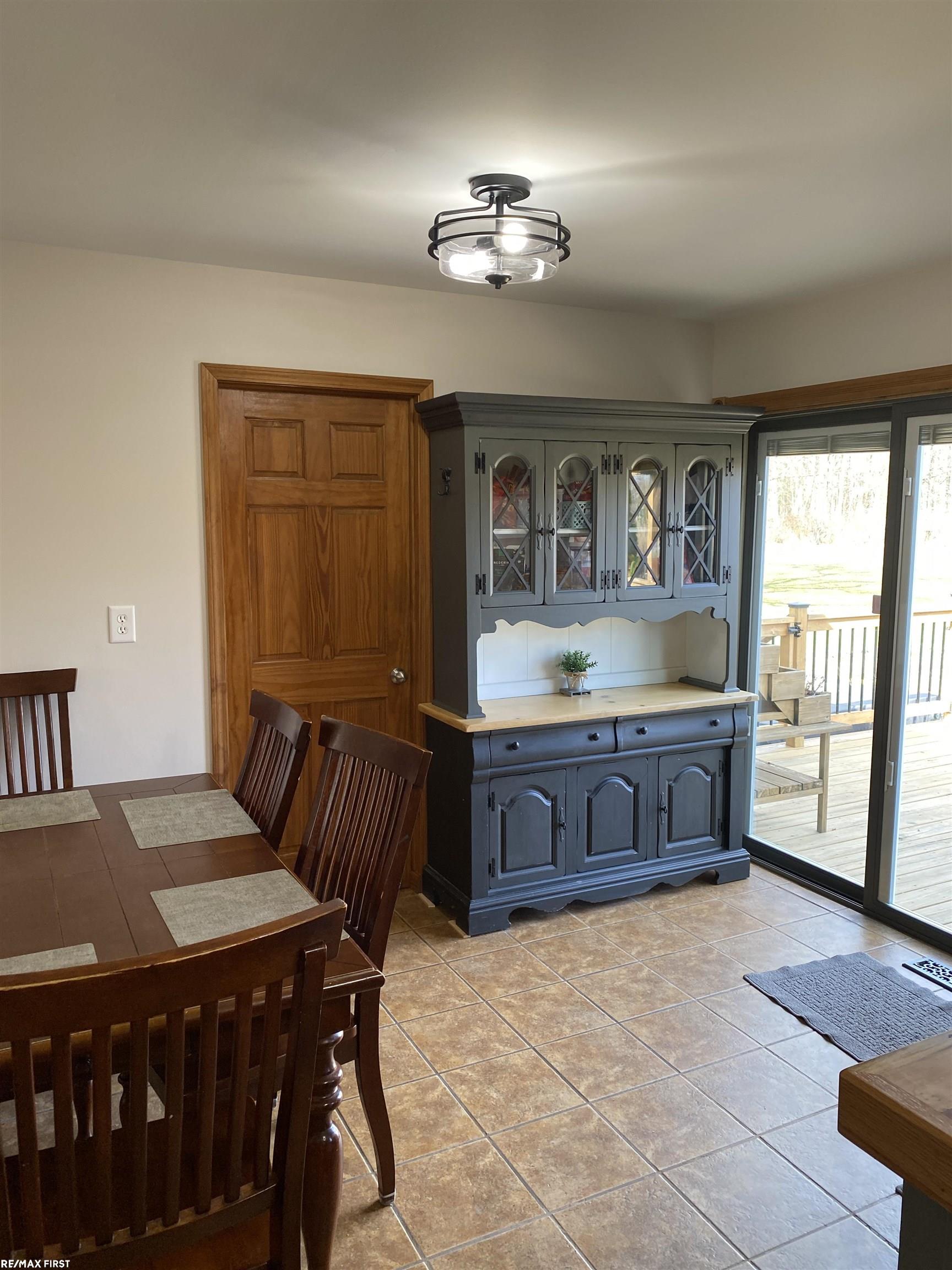 4339 County Line Road Casco, MI 48064 - Photo 15 of 34 50137512-5644c25d-2d1b-40c7-ad16-eb4e4111b0c2.JPG