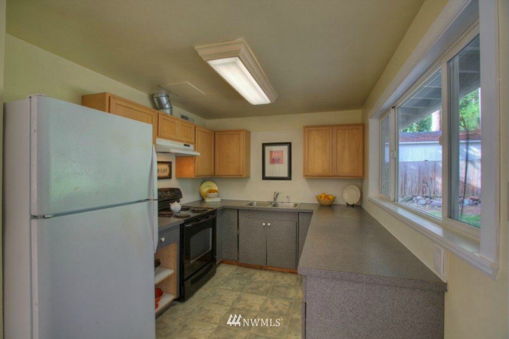 14646 Southeast Allen Rd. Bellevue, WA 98006 - Photo 3 of 10