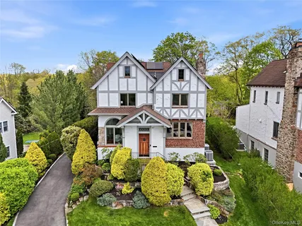 $1,900,000 | 15 Kilmer Road, Larchmont, NY 10538