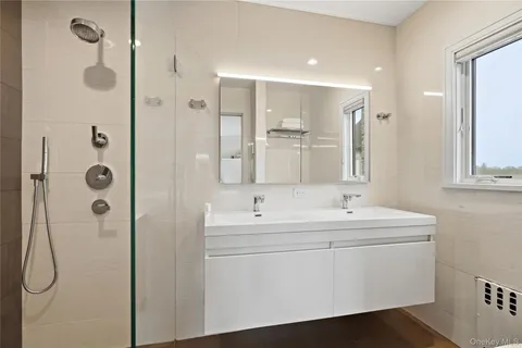 $1,900,000 | 15 Kilmer Road, Larchmont, NY 10538