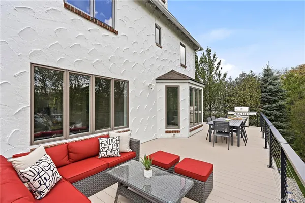 $1,900,000 | 15 Kilmer Road, Larchmont, NY 10538