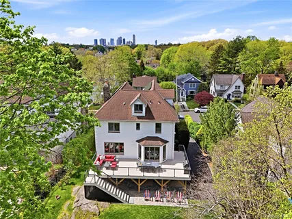$1,900,000 | 15 Kilmer Road, Larchmont, NY 10538