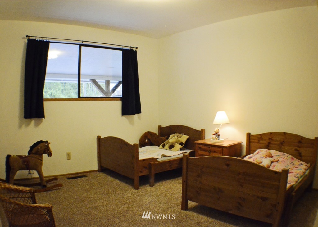4438 East Collins Road Port Orchard, WA 98366 - Photo 12 of 25 Gallery Image 12