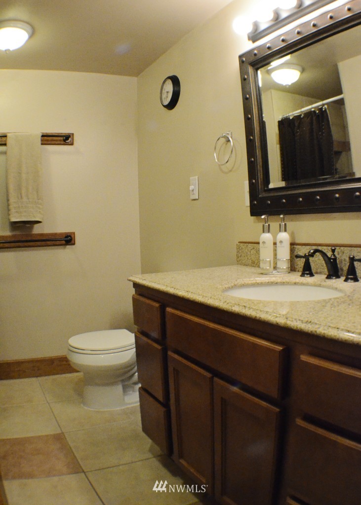 4438 East Collins Road Port Orchard, WA 98366 - Photo 15 of 25 Gallery Image 15