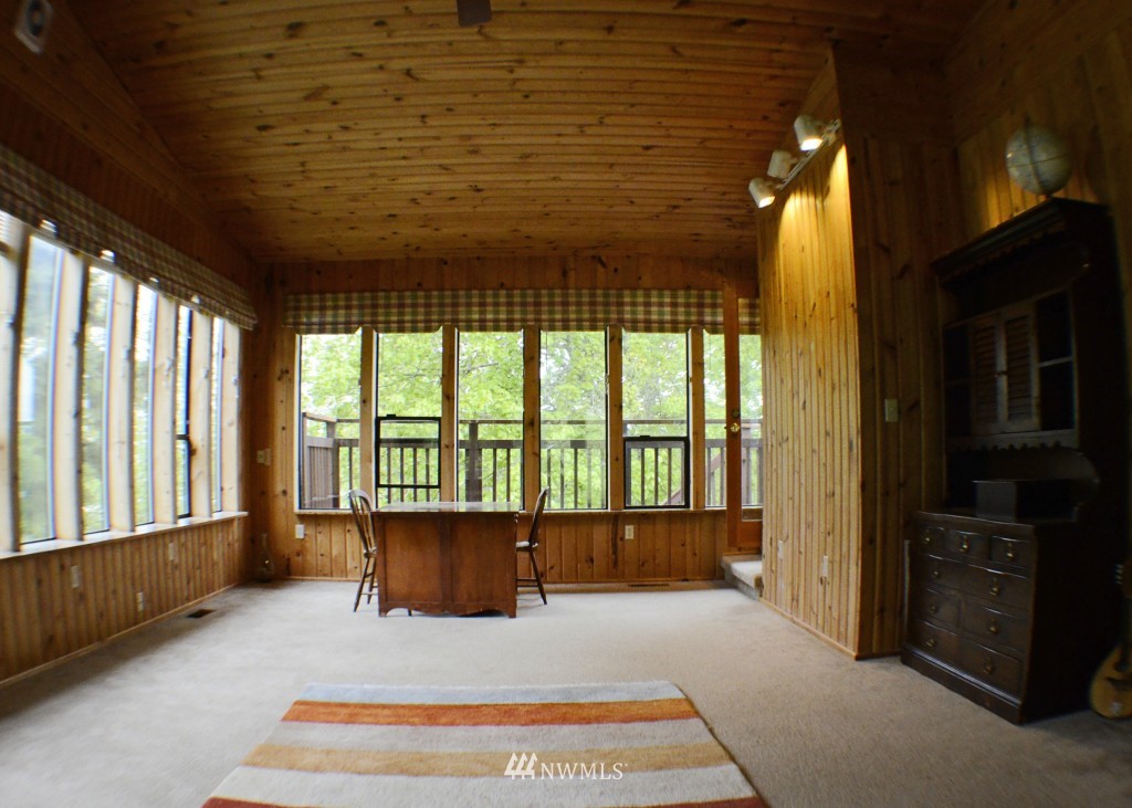 4438 East Collins Road Port Orchard, WA 98366 - Photo 9 of 25 Gallery Image 9