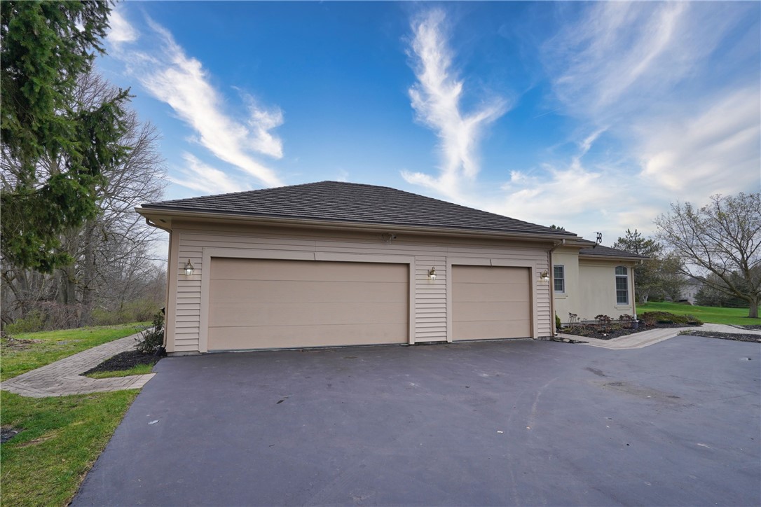 87 Sycamore Ridge Mendon, NY 14472 - Photo 8 of 50 3 + car garage