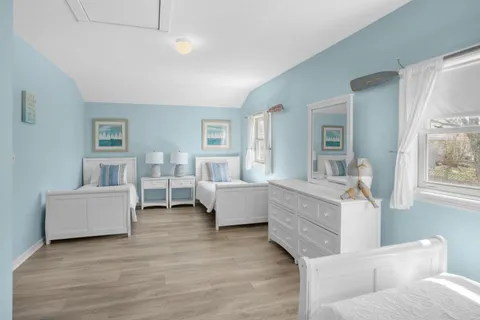 $2,775,000 | 15 21st Street North, Edgartown, MA 02539