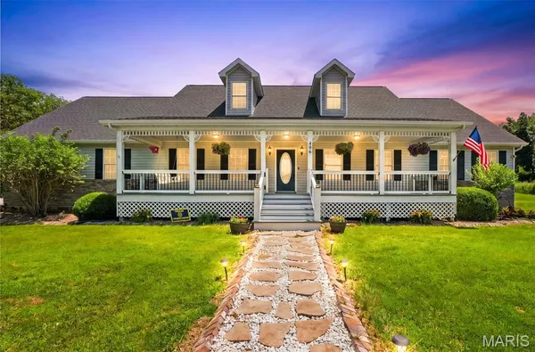 $550,000 | 406 Ravenwood Drive, Troy, MO 63379