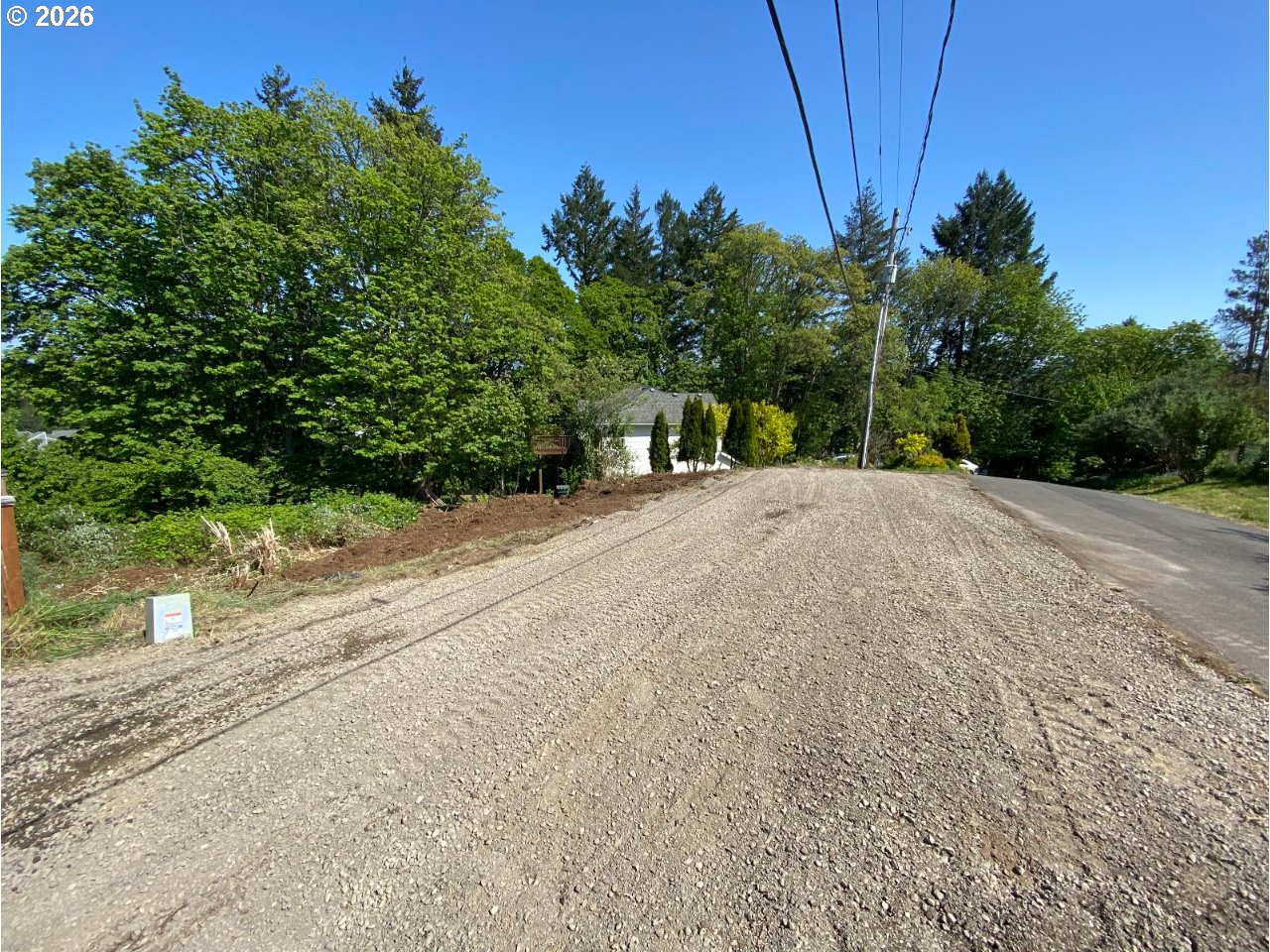 360 View Drive Northwest Salem, OR 97304 - Photo 1 of 3 a backyard of a house with lots of green space