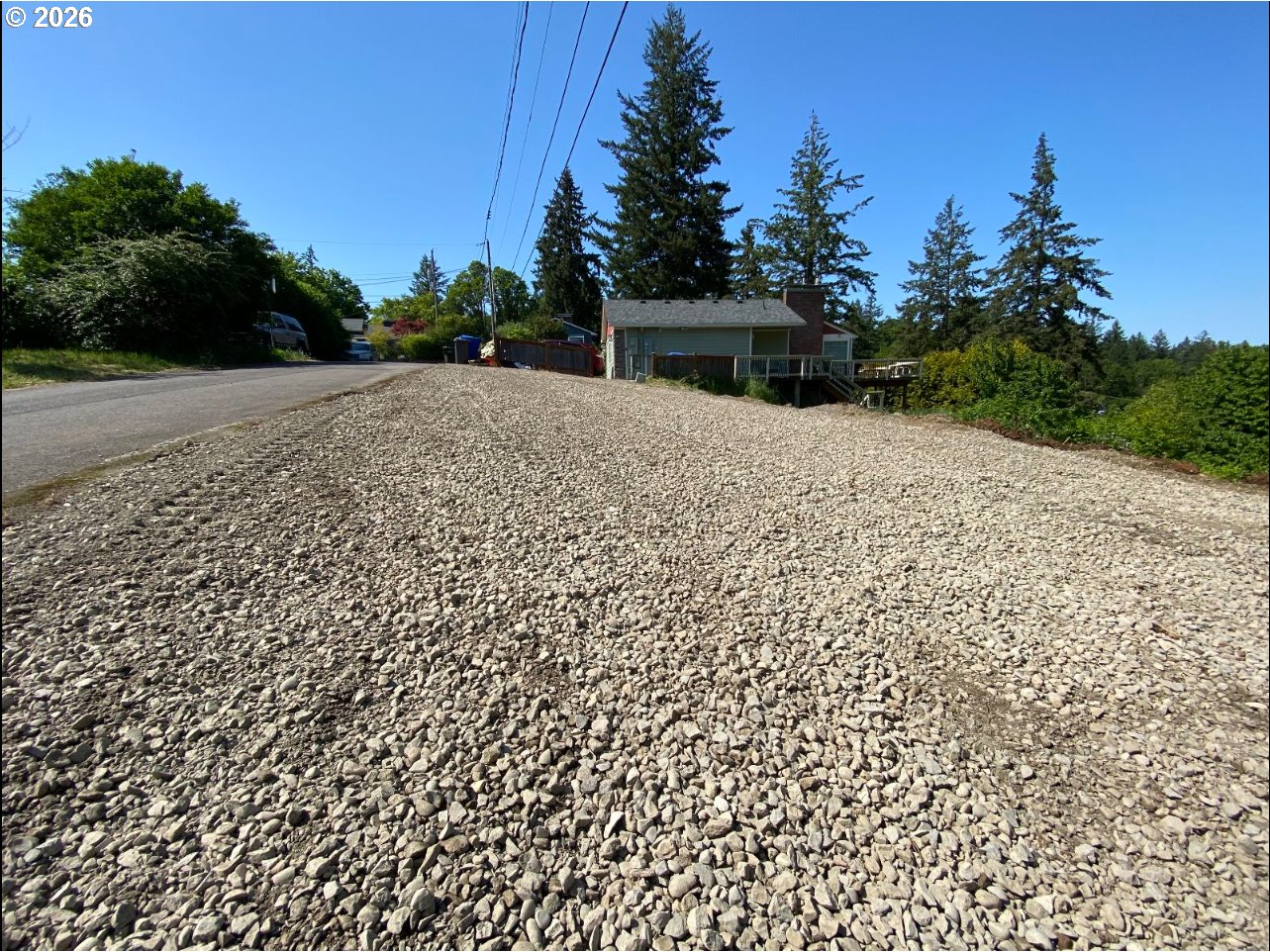360 View Drive Northwest Salem, OR 97304 - Photo 2 of 3 a view of outdoor space