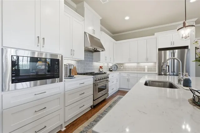 $1,000,000 | 5420 Fishermans Cove, Gainesville, GA 30506