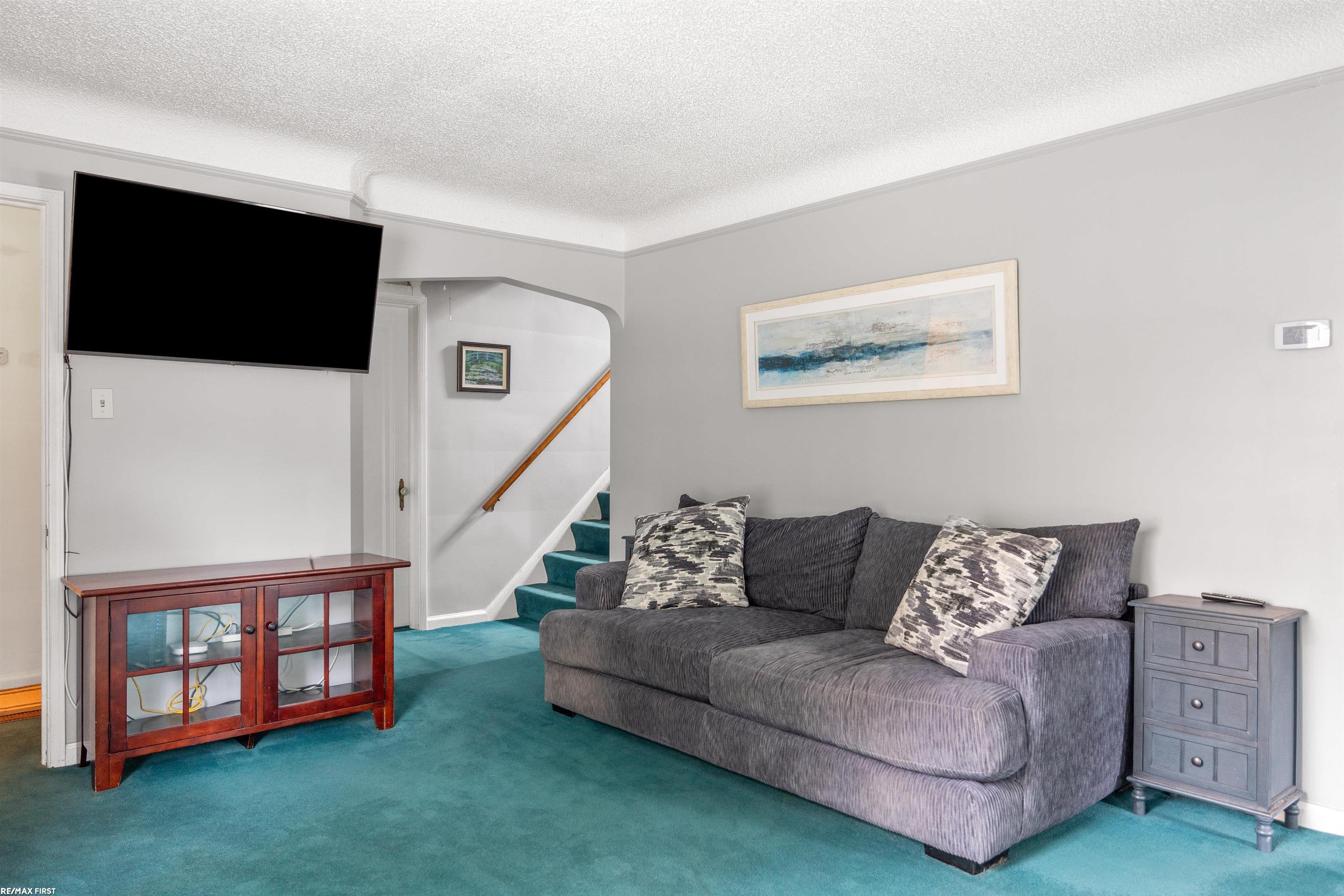 1400 Vernier Road Grosse Pointe, MI 48236 - Photo 9 of 33 50150529-0EF48469-DB5E-42D7-BDD5-DE24D067FA7D.JPG
