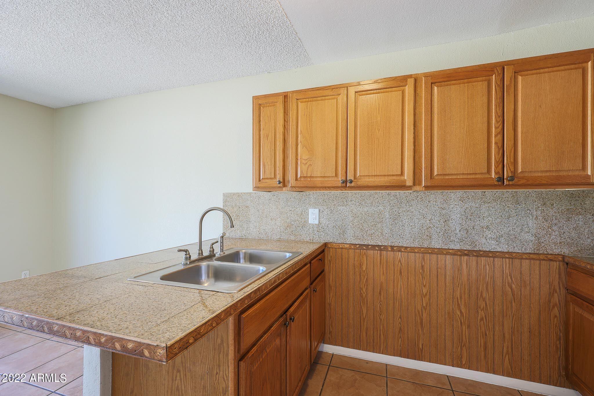 1602 West Carson Road Phoenix, AZ 85041 - Photo 12 of 19 KITCHEN
