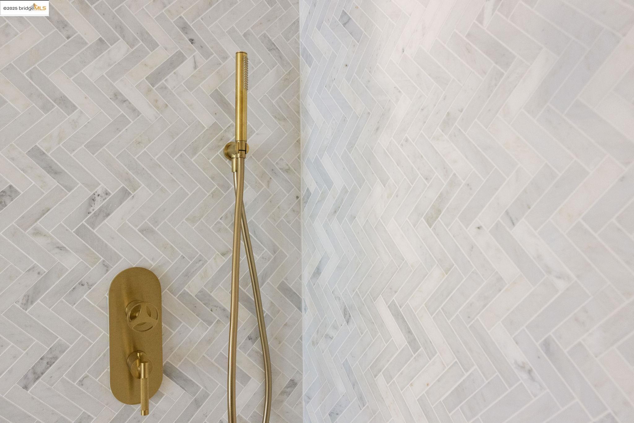 1007 41st Street, Unit 334 Oakland, CA 94608 - Photo 45 of 59 Bathroom view of tiled shower