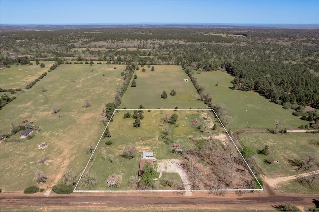 $450,000 | 3006 County Road 204, Centerville, TX 75833