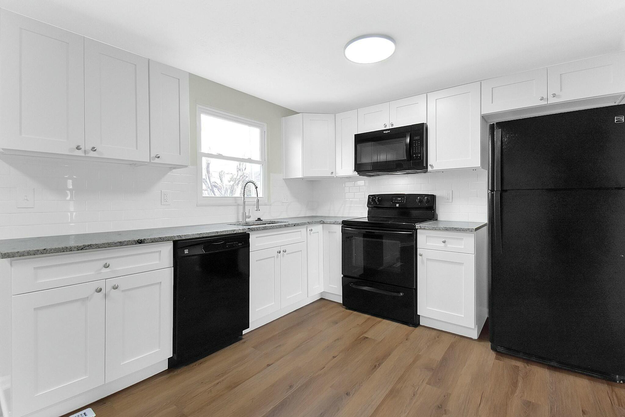 3322 Fontaine Road Columbus, OH 43232 - Photo 12 of 39 Kitchen