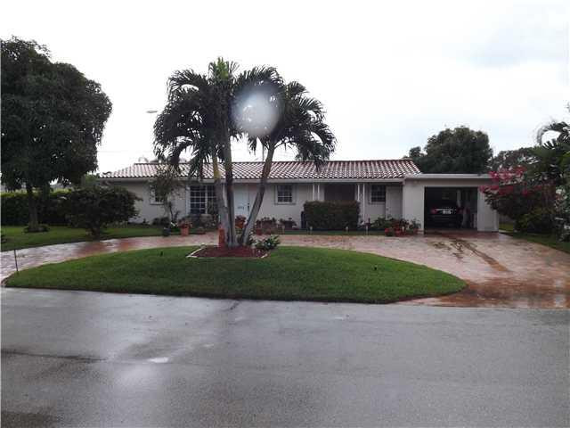 2000 Northeast 30th Street Lighthouse Point, FL 33064 - Photo 1 of 25 Exterior Front