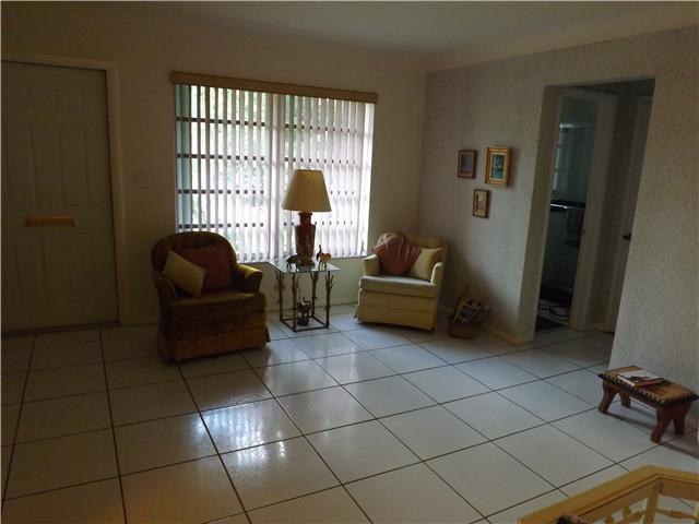 2000 Northeast 30th Street Lighthouse Point, FL 33064 - Photo 13 of 25 Living Room