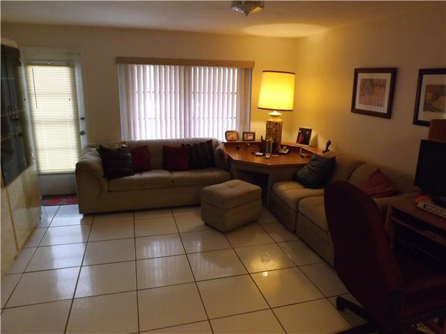 2000 Northeast 30th Street Lighthouse Point, FL 33064 - Photo 14 of 25 Family/Great Room