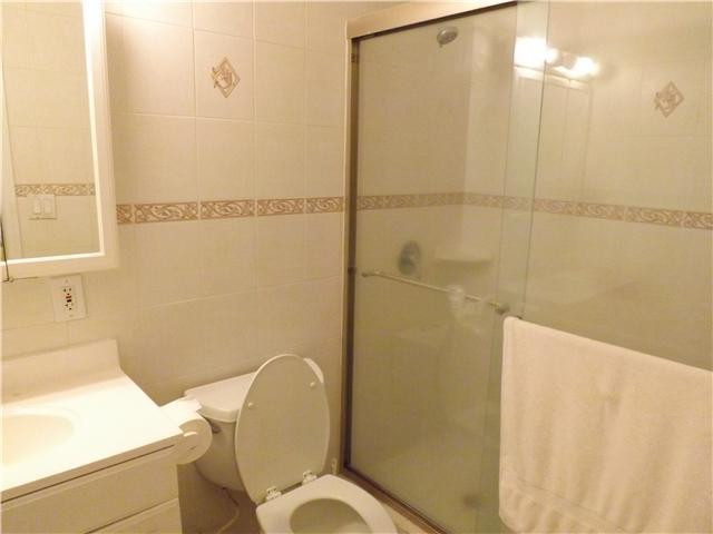 2000 Northeast 30th Street Lighthouse Point, FL 33064 - Photo 6 of 25 Master Bath/Spa