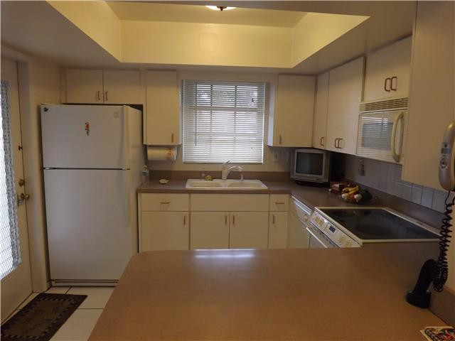 2000 Northeast 30th Street Lighthouse Point, FL 33064 - Photo 8 of 25 Kitchen