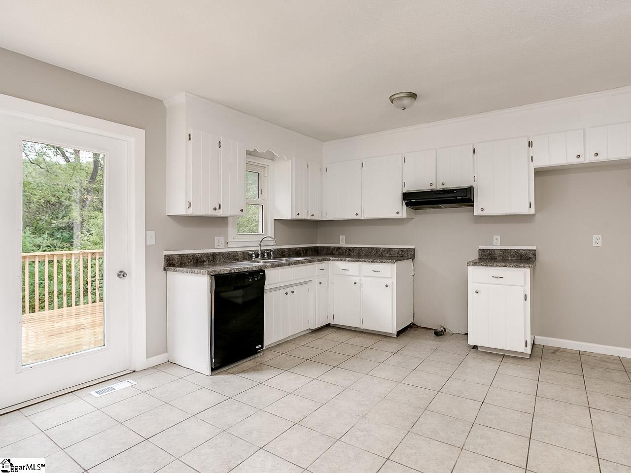 141 State Rd S-42-2916 Moore, SC 29369 - Photo 8 of 21 Gallery Image 8
