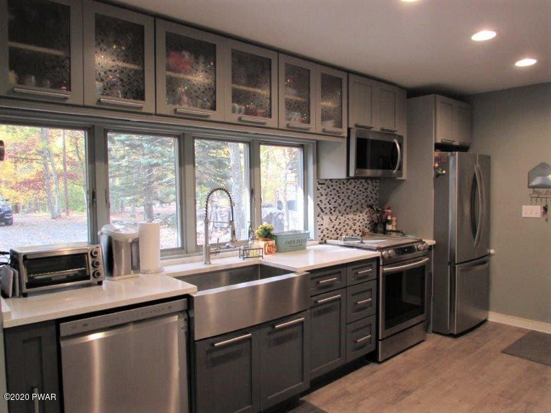 111 Rimrock Lane Hawley, PA 18428 - Photo 12 of 66