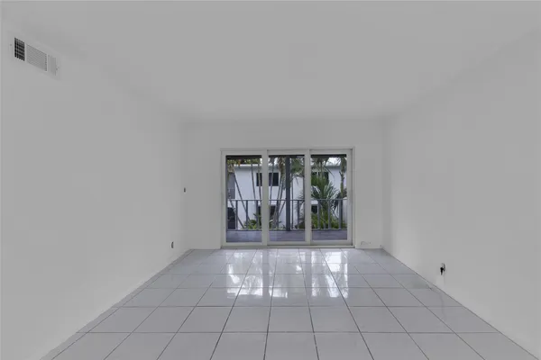 $150,000 | 2151 Northeast 42nd Court, Unit 230, Lighthouse Point, FL 33064