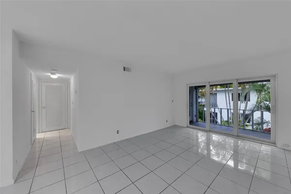 $150,000 | 2151 Northeast 42nd Court, Unit 230, Lighthouse Point, FL 33064