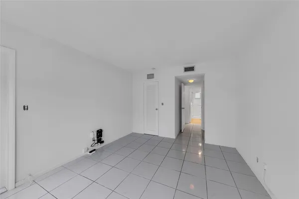 $150,000 | 2151 Northeast 42nd Court, Unit 230, Lighthouse Point, FL 33064