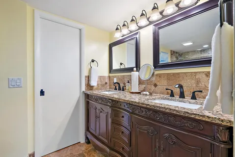 $405,000 | 1036 Highway 1, Unit 119, North Palm Beach, FL 33408