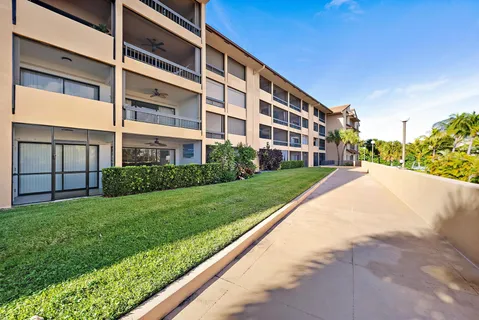 $405,000 | 1036 Highway 1, Unit 119, North Palm Beach, FL 33408