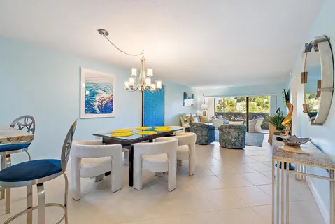 $405,000 | 1036 Highway 1, Unit 119, North Palm Beach, FL 33408