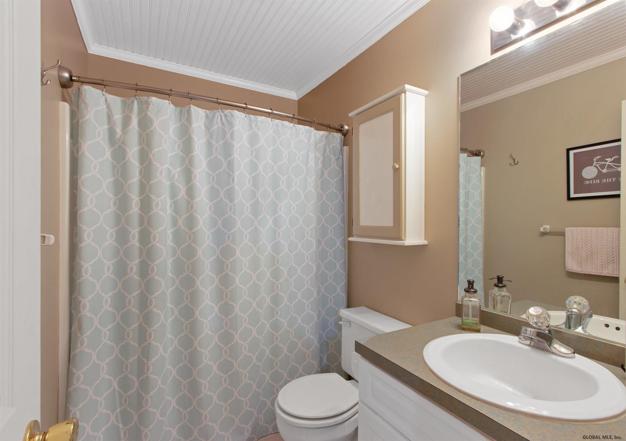 192 Harvard Road Colonie, NY 12189 - Photo 23 of 30 Photo 24