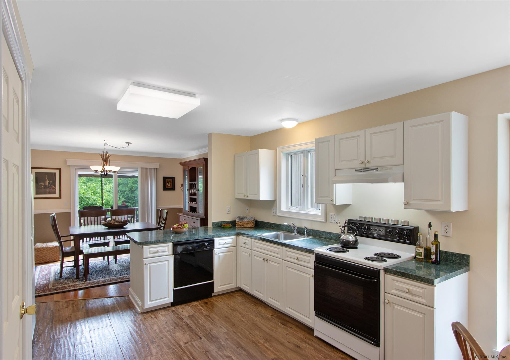 192 Harvard Road Colonie, NY 12189 - Photo 9 of 30 Photo 9
