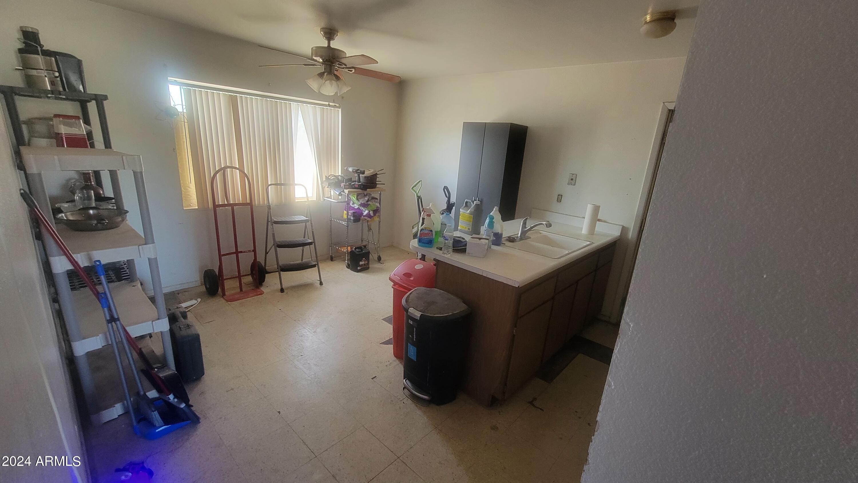 3115 West Greenway Road Phoenix, AZ 85053 - Photo 4 of 21 Kitchen-2