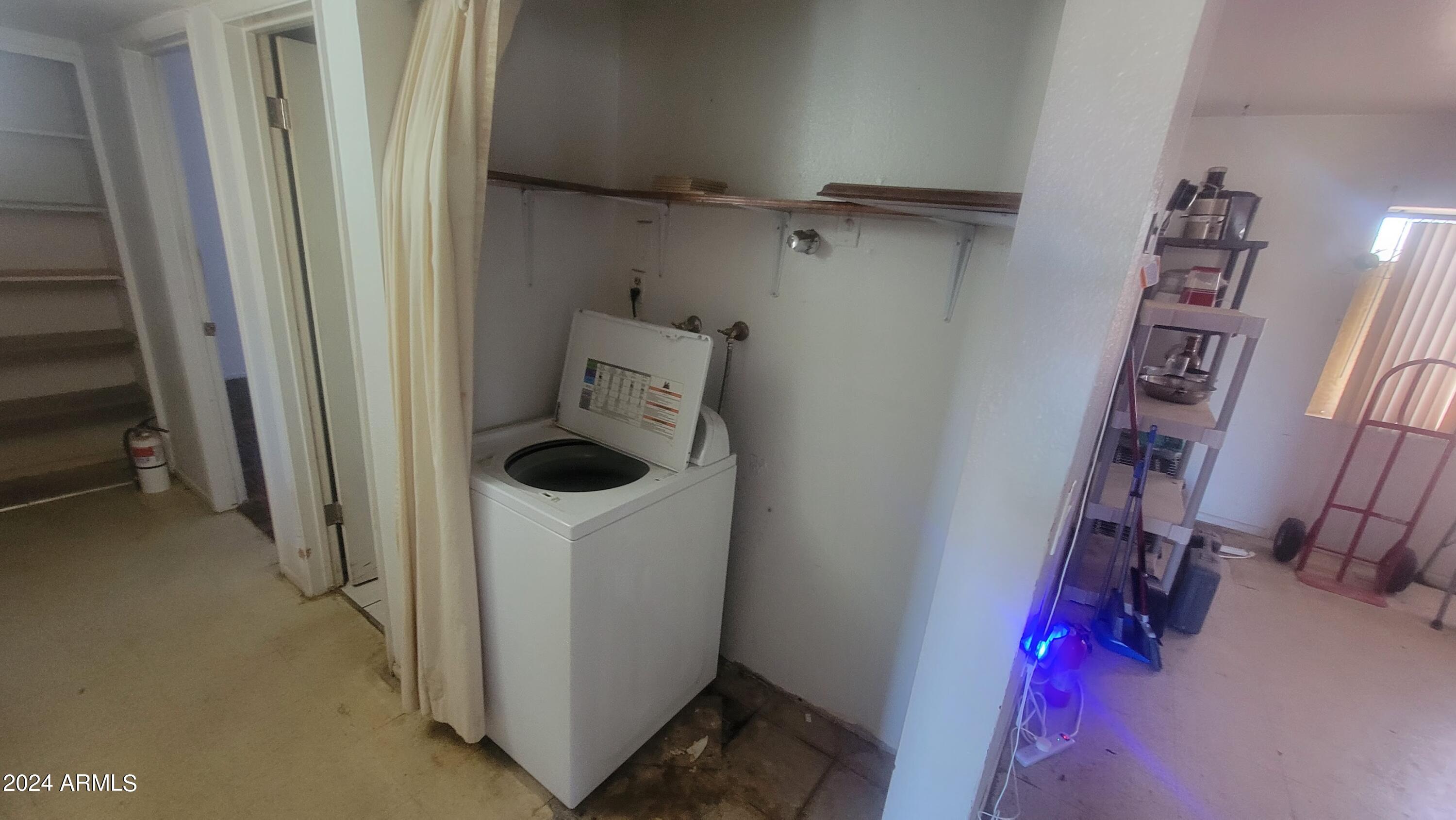 3115 West Greenway Road Phoenix, AZ 85053 - Photo 6 of 21 laundry in hall